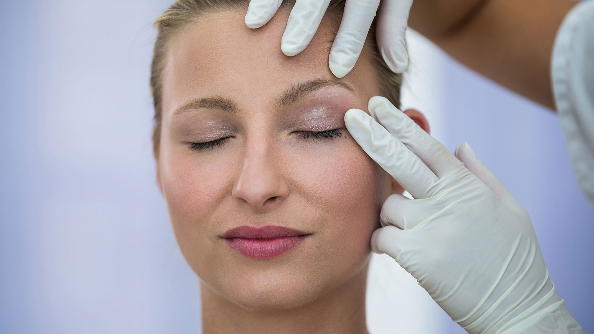 Operacija zgornjih vek - Blefaroplastika pri Klinika Višnjar v Ljubljani.