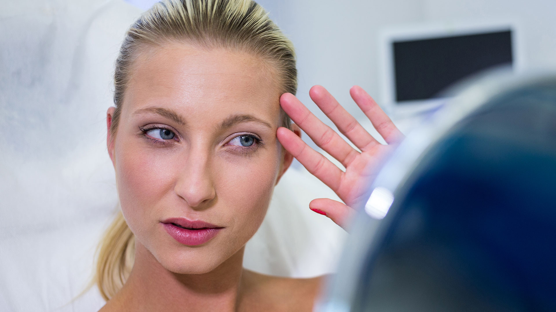 Zgornja blefaroplastika oz. dvig zgornjih vek - Klinika Višnjar, Ljubljana.